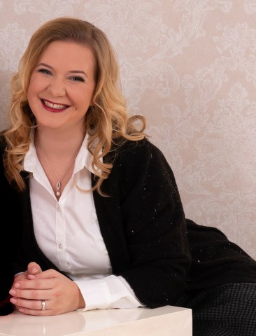 Lovely Words - Emotionale Traureden by Sarah Schiffler, Trauredner · Theologen Ober-Olm, Kontaktbild Lovely Words - Emotionale Traureden by Sarah Schiffler, Trauredner · Theologen Ober-Olm, Kontaktbild